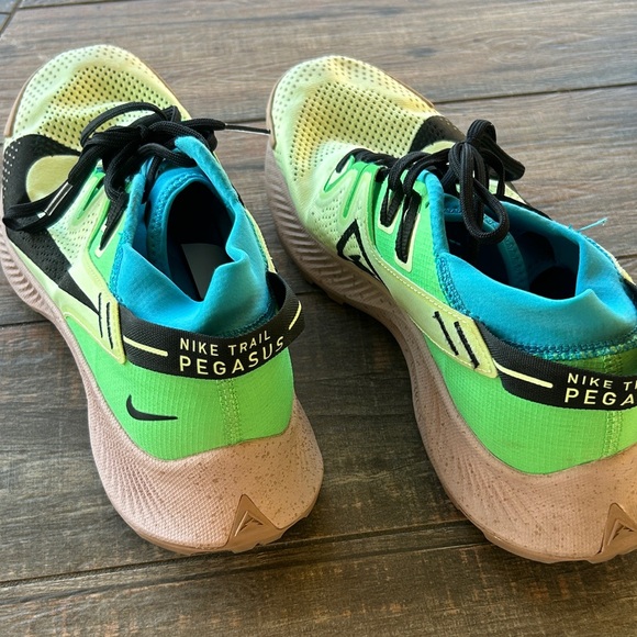 Nike Other - EUC Nike Pegasus Trail 2’ Barely Volt Men’s Sz 11 Sneakers in Green/Blue/Black